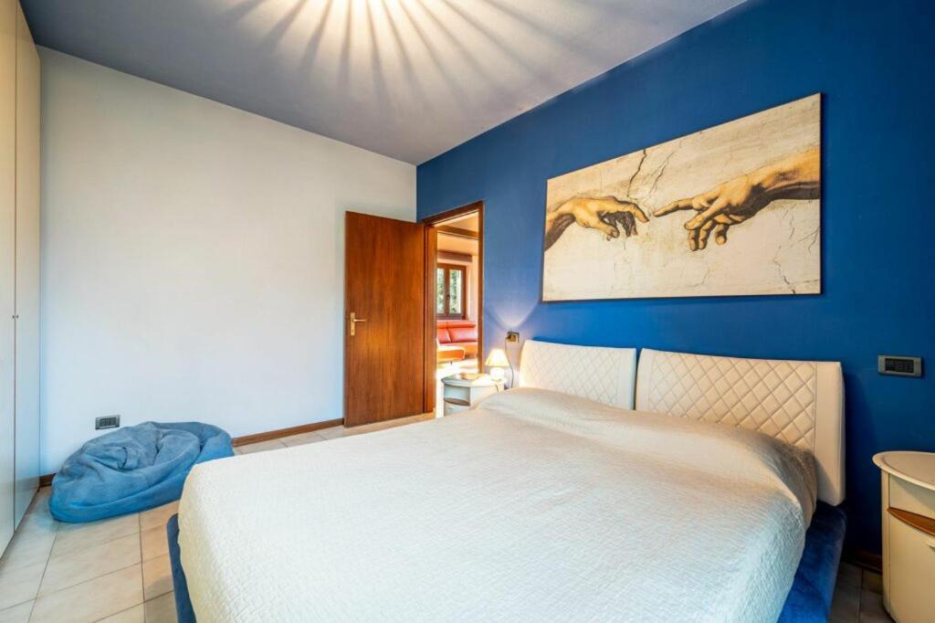Villa Iris -Pet Friendly Stay - Garden - Private Parking- Bike Friendly Holiday House Colico Exterior photo